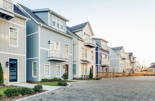 Germantown Cottage | Connie & Tammy by Avantstay 2 Unit Buyout w/8BR in Heart of Nashville