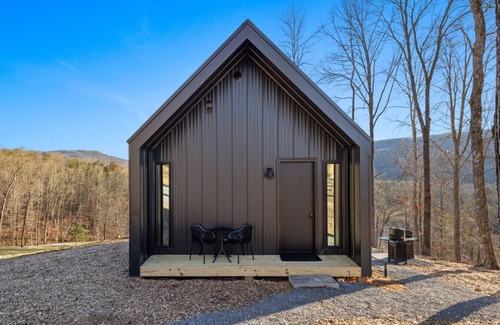 Sparta Cabin | Constellation Capricornus Suite