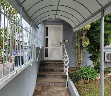 Passo da Areia Apartment | Consulado Americano, Apartamento 40 metros do Consulado EUA Porto Alegre Com garagem