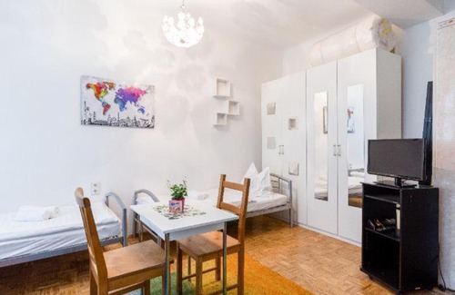Wahring House | Contactless Check-In Top located room Netflix&Nespresso