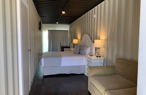 Puerto Vallarta Hotel | Container Inn Hotel Aeropuerto