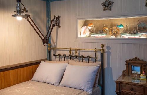 Lesvos Apartment | containerluxury2