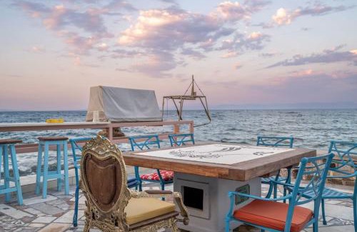 Lesvos Apartment | containerluxury2