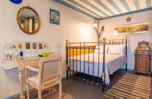 Lesvos Apartment | containerluxury2
