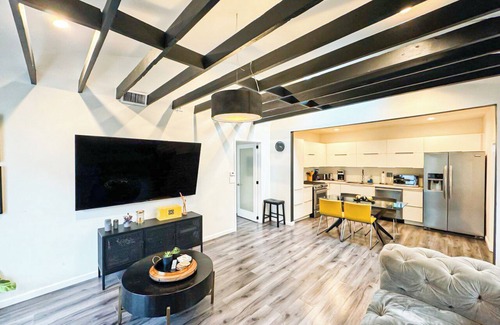 View Park-Windsor Hills House | Contemporary 1BR House with Pool Near SoFi - MK2