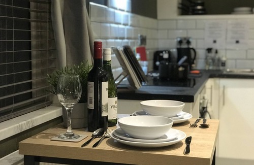 Wigan Apartment | Contemporary 1 bed Studio for Comfy Stay in Wigan