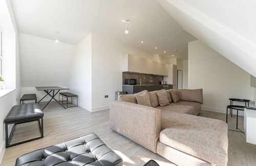 Solihull Apartment | Contemporary 2 Bed Apartment Solihull NEC