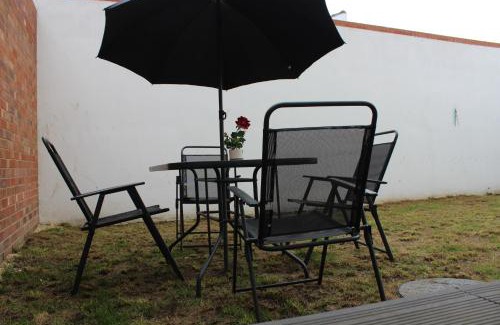 West Thurrock House | Contemporary 2 bed house with Parking