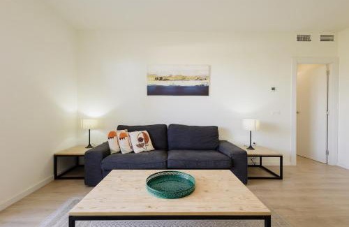 Nueva Andalucia Apartment | Contemporary 2 bedroom apartment in Nueva Andalucia