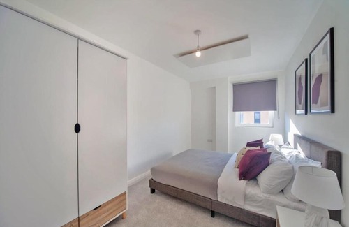 Ashford Apartment | Contemporary 2 Bedroom Apartment in Ashford