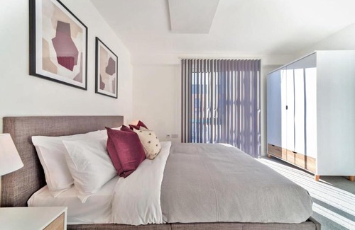 Ashford Apartment | Contemporary 2 Bedroom Apartment in Ashford