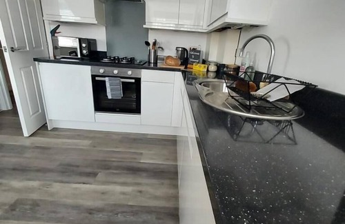 Swanage Apartment | Contemporary 2 bedroom apartment in the heart of Swanage, pets welcome
