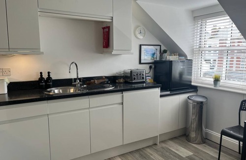 Swanage Apartment | Contemporary 2 bedroom apartment in the heart of Swanage, pets welcome