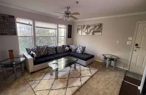 Lavista Park Apartment | CONTEMPORARY 2 BEDROOM SUITE