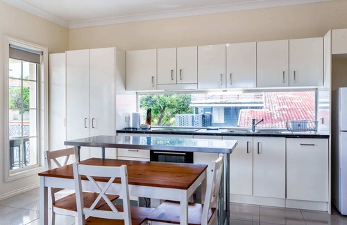 Ashgrove Apartment | Contemporary 2BR Escape: Upper-Level Sanctuary