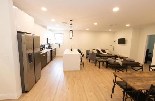 Union City Apartment | Contemporary 3-Bed Haven mins to NYC