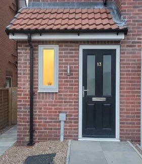 Rotherham House | Contemporary 3-Bedroom Home Quiet Rotherham Location with Parking