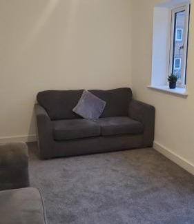 Rotherham House | Contemporary 3-Bedroom Home Quiet Rotherham Location with Parking
