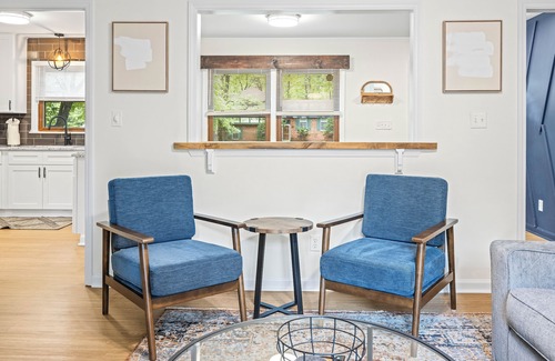 Cary House | Contemporary 3-bedroom house in peaceful Cary with Fenced-In Backyard