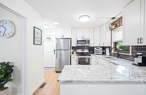 Cary House | Contemporary 3-bedroom house in peaceful Cary with Fenced-In Backyard