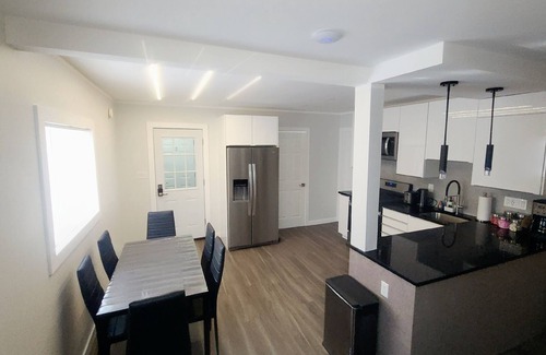 Pulaski Apartment | Contemporary 3 bedroom apartment on the first floor overlooking the Salmon River