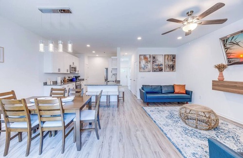 Dunean House | Contemporary 3BR Condo: Quick Drive to Downtown