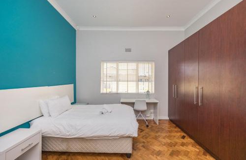 Salt River Apartment | Contemporary 4 Bedroom Home