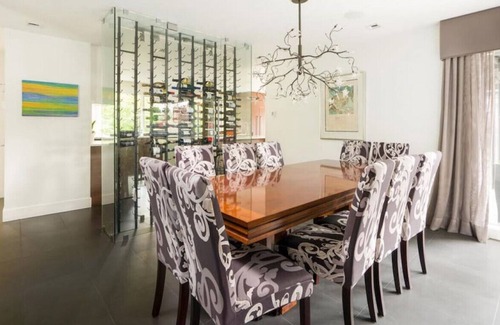 Oakridge House | Contemporary 5-BR West Side Home in Peaceful Area