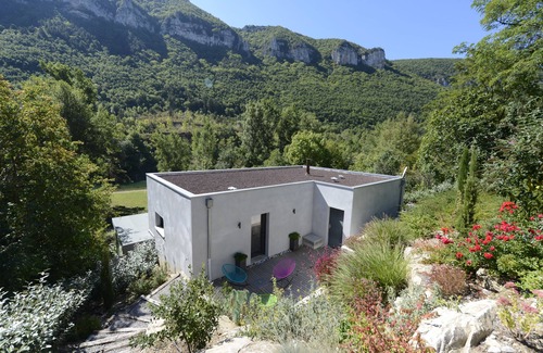 Mostuejouls Villa | Contemporary 5-star villa Design & Nature ® Spa Private beach Gorges du Tarn