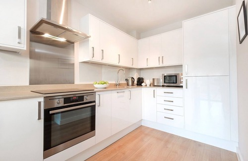 Bath Apartment | Contemporary Apartment In Central Bath, Somerset, England