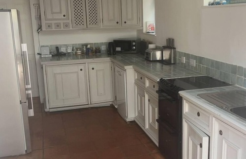 Porthtowan House | Contemporary Beach House with sea views and short walk to Blue Flag beach