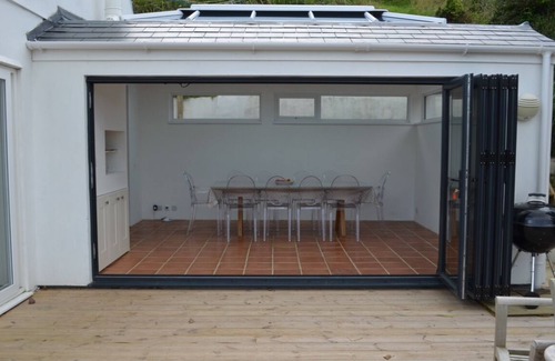 Porthtowan House | Contemporary Beach House with sea views and short walk to Blue Flag beach
