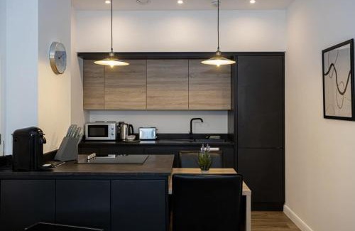 Bolton Apartment | Contemporary Bolton Apartment in Central Location