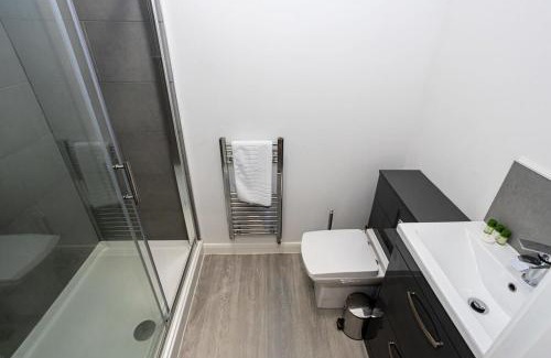 Bolton Apartment | Contemporary Bolton Apartment in Central Location
