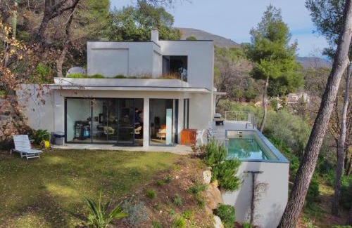 Tourrettes-sur-Loup Villa | Contemporary california style property, Sleep 5
