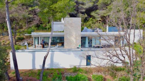 Tourrettes-sur-Loup Villa | Contemporary california style property, Sleep 5