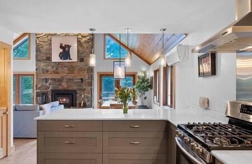 Stowe Area Ski Chalet | Contemporary Chalet - Open floor plan - Location!