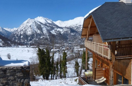 Estensan Ski Chalet | Contemporary chalet with exceptional views and exposure 4 minutes from St Lary Soulan
