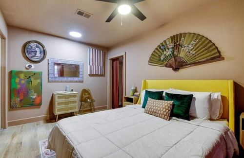 North San Antonio - SAT House | Contemporary Charm in San Antonio Oasis