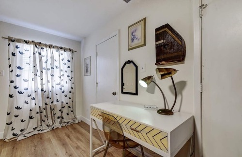 North San Antonio - SAT House | Contemporary Charm in San Antonio Oasis