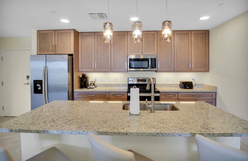 Clearwater Beach Condo | Contemporary Condo Hotel Suite on the Beach