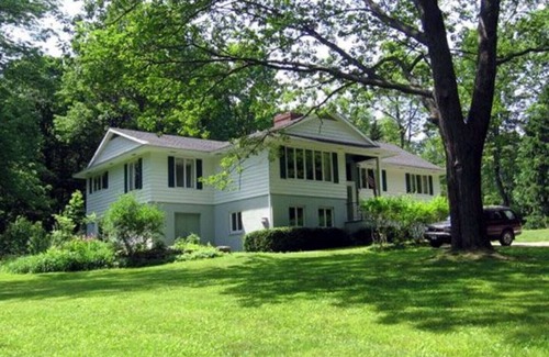 Sharon House | Contemporary Custom Built Home On A Country Lane Close To Sharon