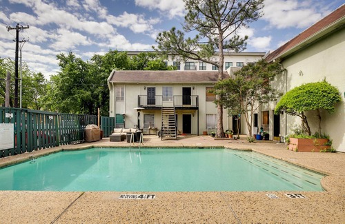 Knox - Henderson Apartment | Contemporary Dallas Condo w/Pool Access!