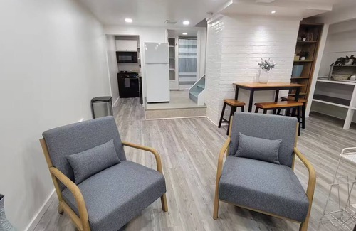 La Grande Apartment | Contemporary Downtown Basement Apartment in La Grande!