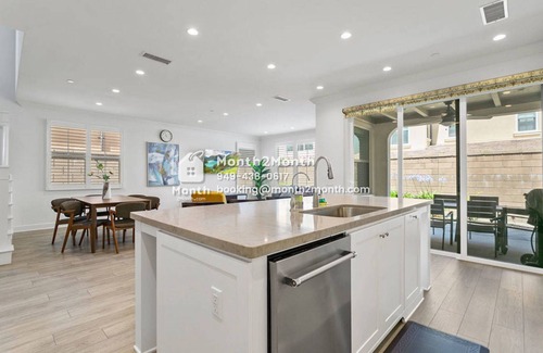 Irvine House | Contemporary Elegance on Baja #41772