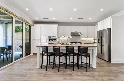 Irvine House | Contemporary Elegance on Baja #41772