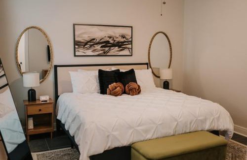 Lake Charles House | Contemporary Fast Wifi Comfortable