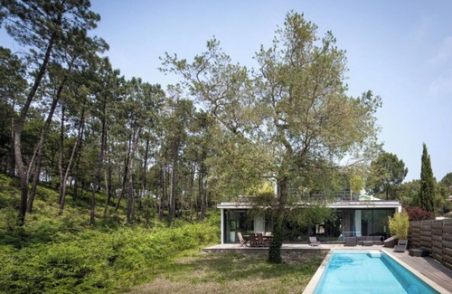 Seignosse House | Contemporary forest edge, heated pool, near beaches and golf