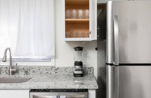 Hidden Valley House | Contemporary Getaway DT UNC