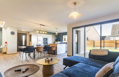 Gouville-sur-Mer Cottage | Contemporary house near beach with garden and Nordic bath